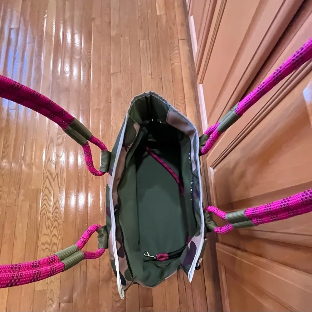 Roverlund Out-and-About Pet Tote in the Camo/Magenta color combination. - Picture 14 of 16